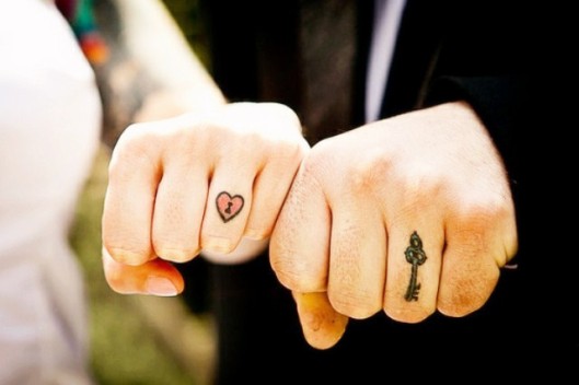 awesome-wedding-ring-tattoos-31_副本